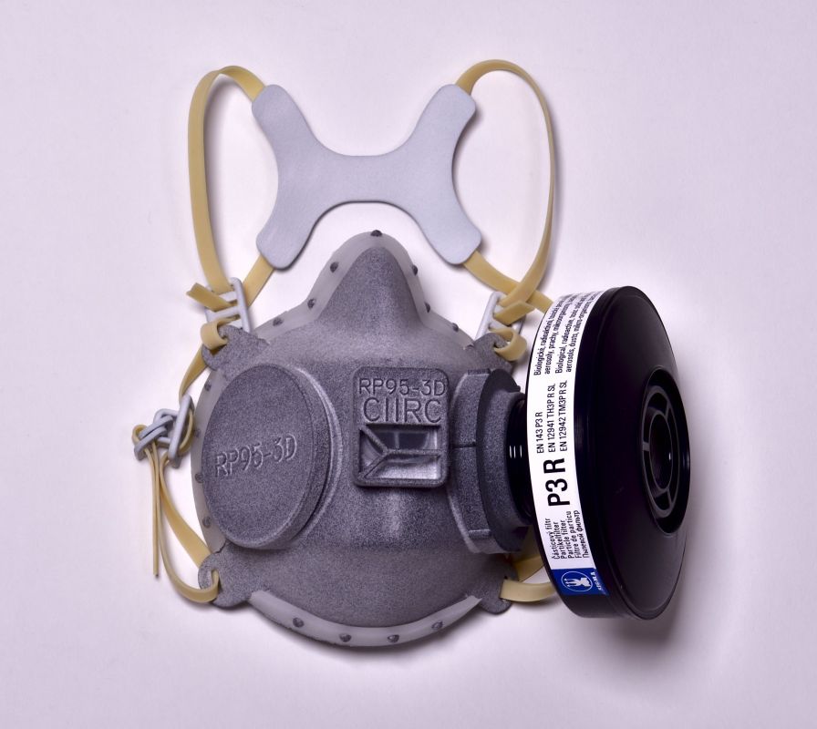 Maska CIIRC RP95-3D vytlačená pomocou 3D technológie HP