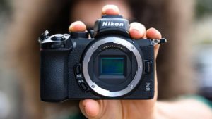 Bajonet má totožnú veľkosť akou disponujú modely Nikon Z6 a Z7, vďaka čomu je Z50 plne kompatibilná s bajonetovým adaptérom FTZ.