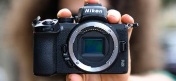 Bajonet má totožnú veľkosť akou disponujú modely Nikon Z6 a Z7, vďaka čomu je Z50 plne kompatibilná s bajonetovým adaptérom FTZ.
