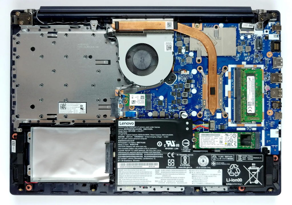 Útroby notebooku Lenovo