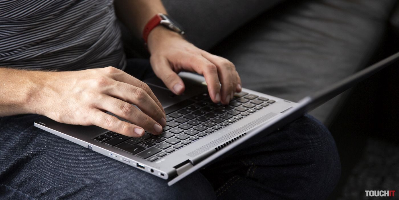 „Ako oklamať PCR test“ a ďalšie bizarnosti, ktoré Slováci vyhľadávali v roku 2021