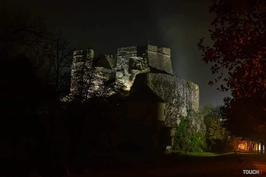 Sony A7 III + Sony FE 70-200 mm F4, ISO 10000, 1/80s, F5.0, 70 mm