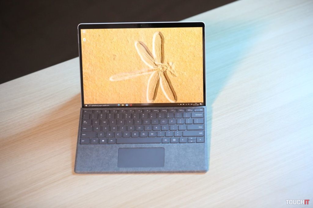 Microsoft Surface Pro X s procesorom SQ2
