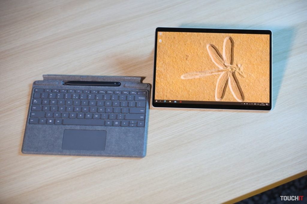 Microsoft Surface Pro X s procesorom SQ2