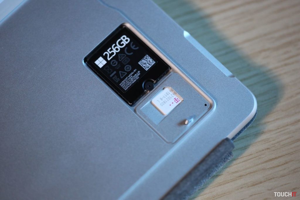 Microsoft Surface Pro X s procesorom SQ2