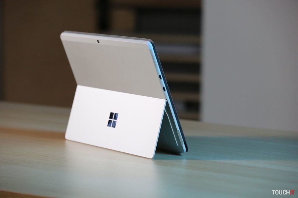 Microsoft Surface Pro X s procesorom SQ2