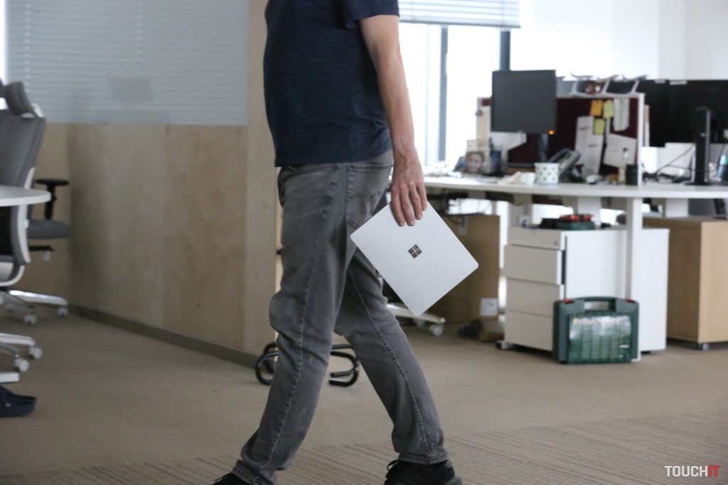 Microsoft Surface Laptop Go