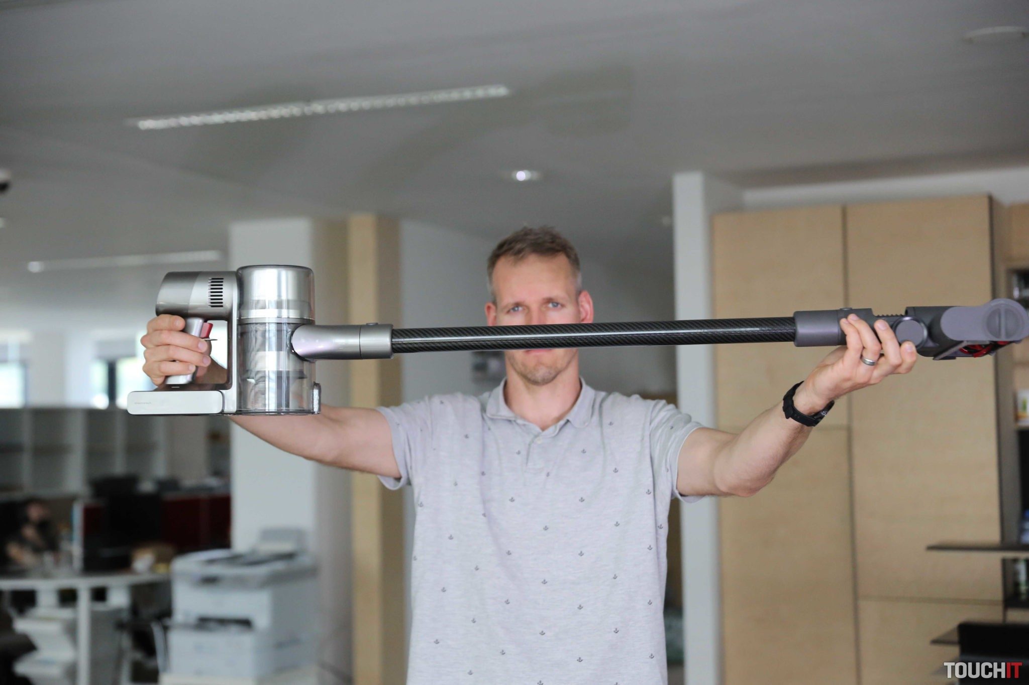 Ako si vybrať bezkáblový tyčový vysávač