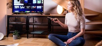 Aplikácie na sledovanie TV sa čoraz častejšie objavujú v ponuke inteligentných televízorov. Najlepšiu podporu majú Samsung televízory a zariadenia s platformou Android TV