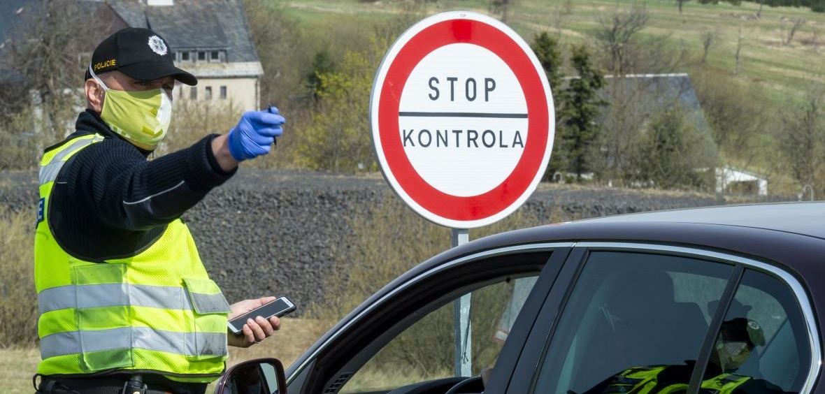 Pri návrate na Slovensko sa musíte zaregistrovať, ale už sa to dá urobiť v pohodlí domova