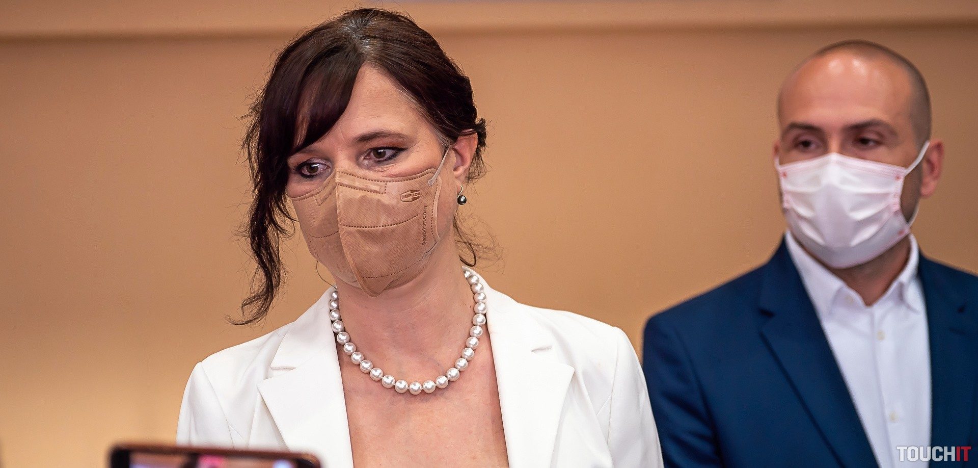 Pýtali sme sa ministerky Remišovej: Prečo nemáme na COVID jednu centrálnu aplikáciu? A čo nás stála aplikácia GreenPass?