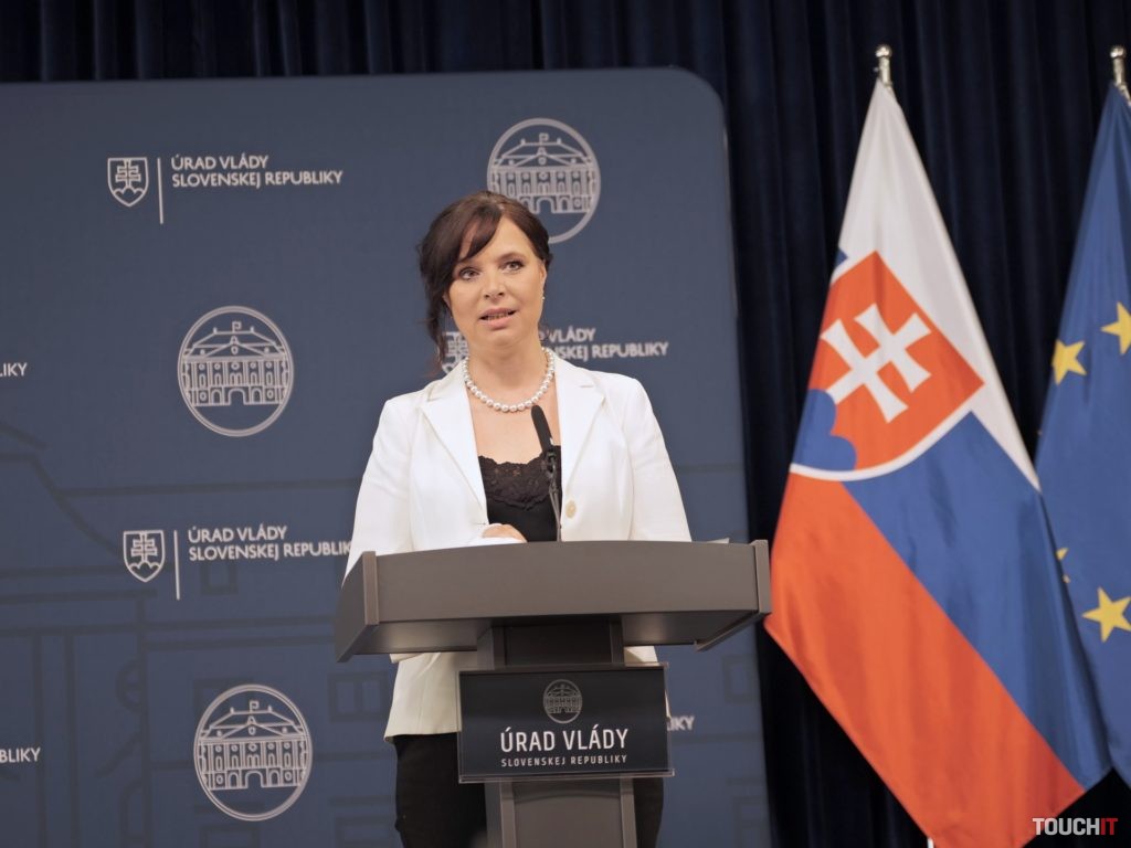 Veronika Remišová počas tlačovej konferencie na Úrade vlády SR