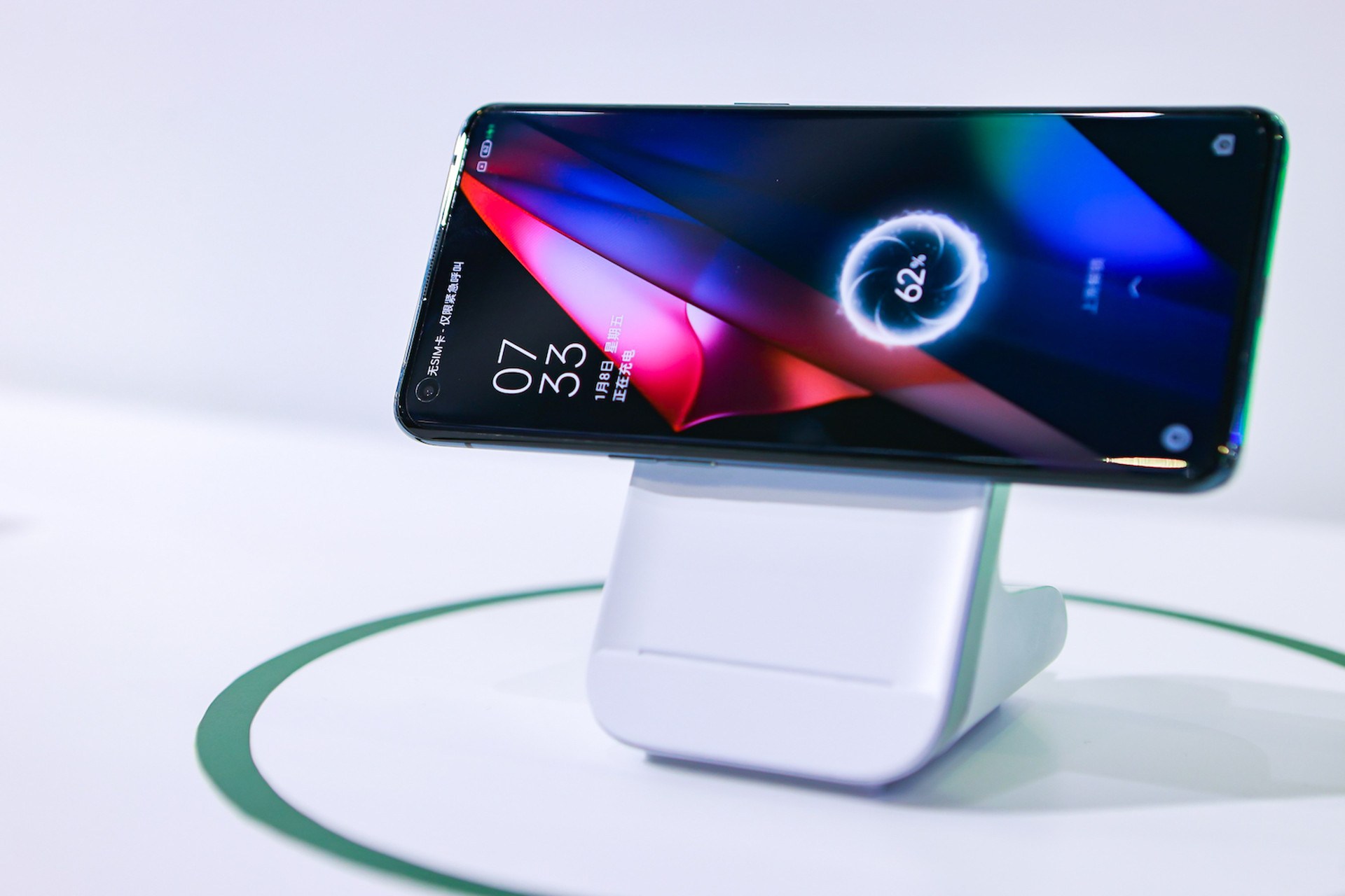 OPPO predstavuje super rýchle nabíjanie a lepšie spojenie auta a smartfónu