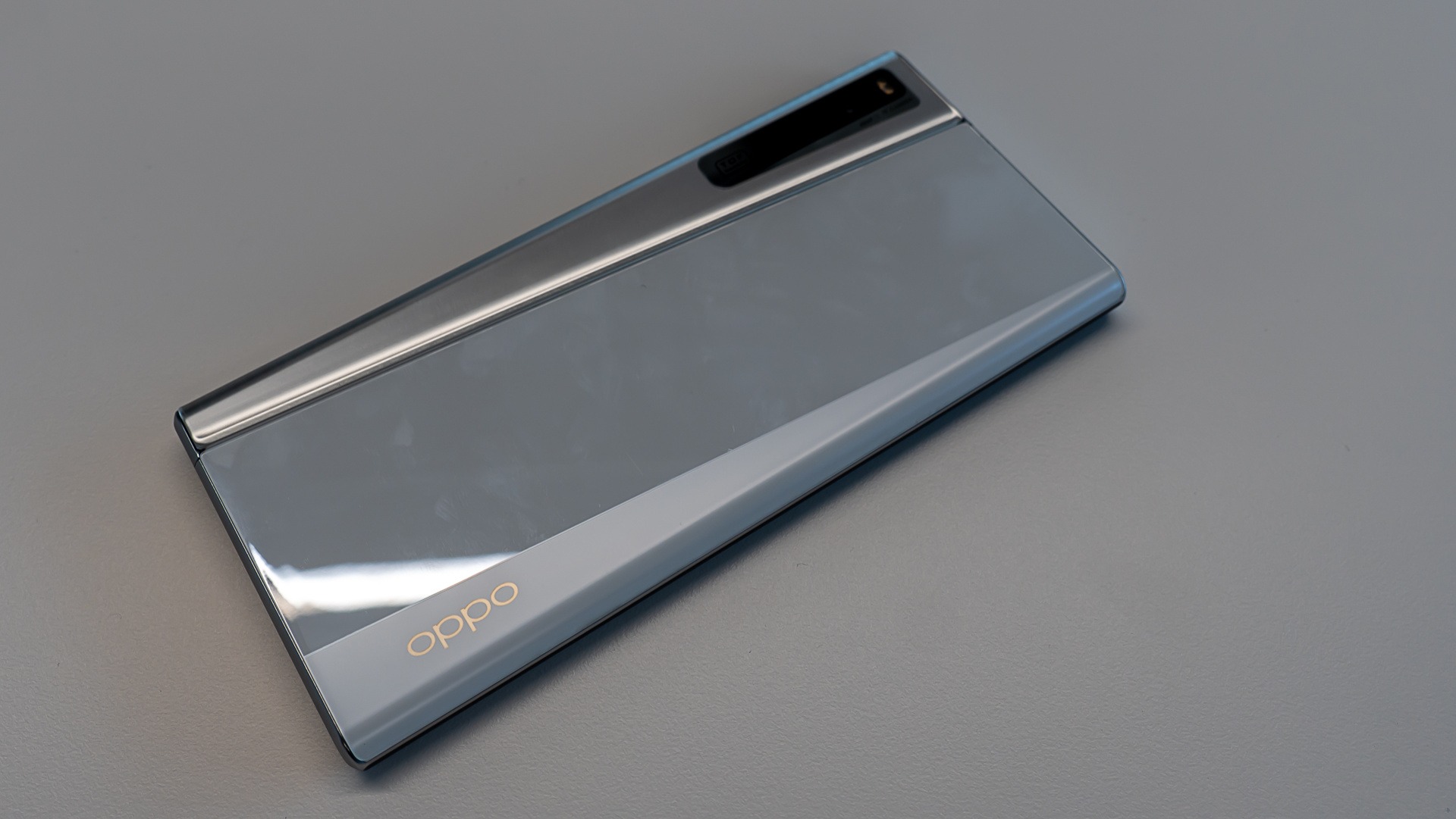 Oppo čoskoro uvedie svoj prvý skladací smartfón