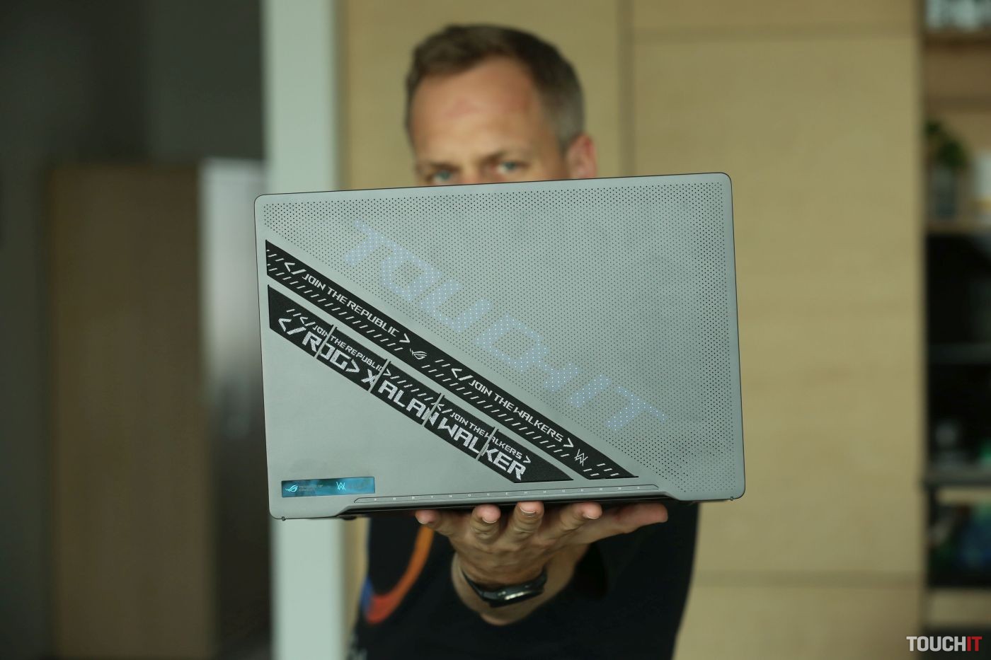 ROG Zephyrus G14 Alan Walker Special Edition: Herný notebook pre fajnšmekrov (RECENZIA)