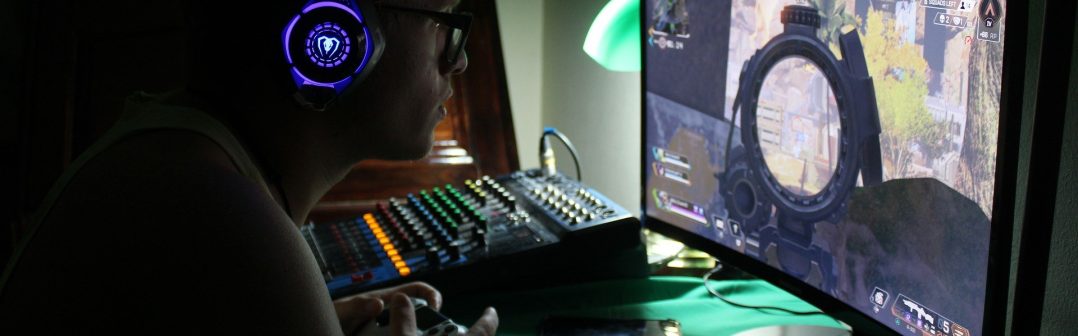 Hranie počítačových hier