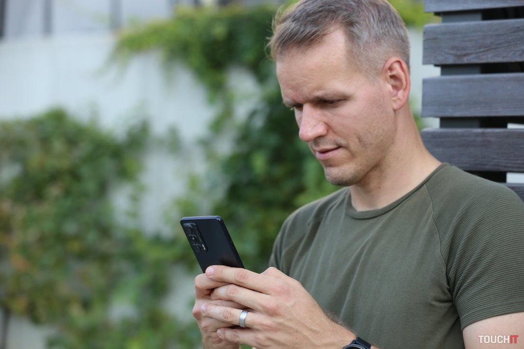 Závislý od telefónu