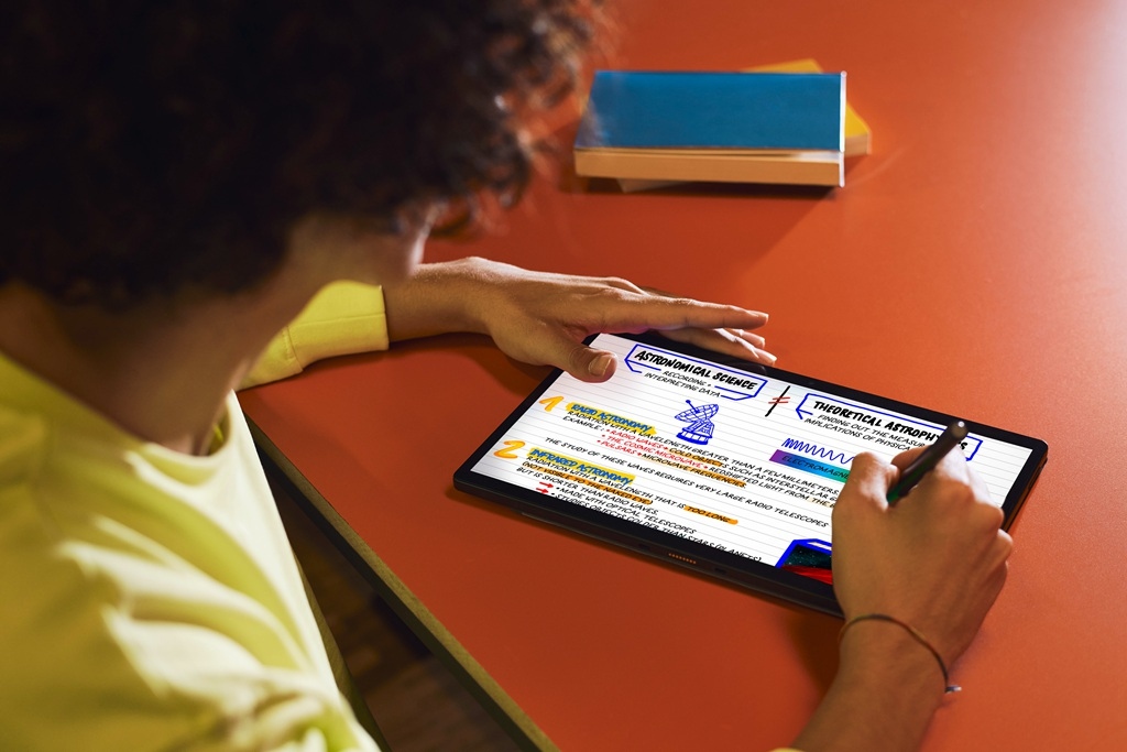 ASUS spája notebook a tablet do jedného zariadenia