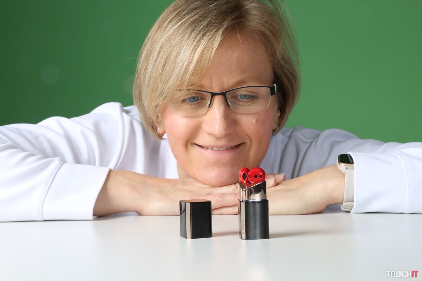 Huawei FreeBuds Lipstick: Slúchadlá s dizajnom rúžu (RECENZIA)