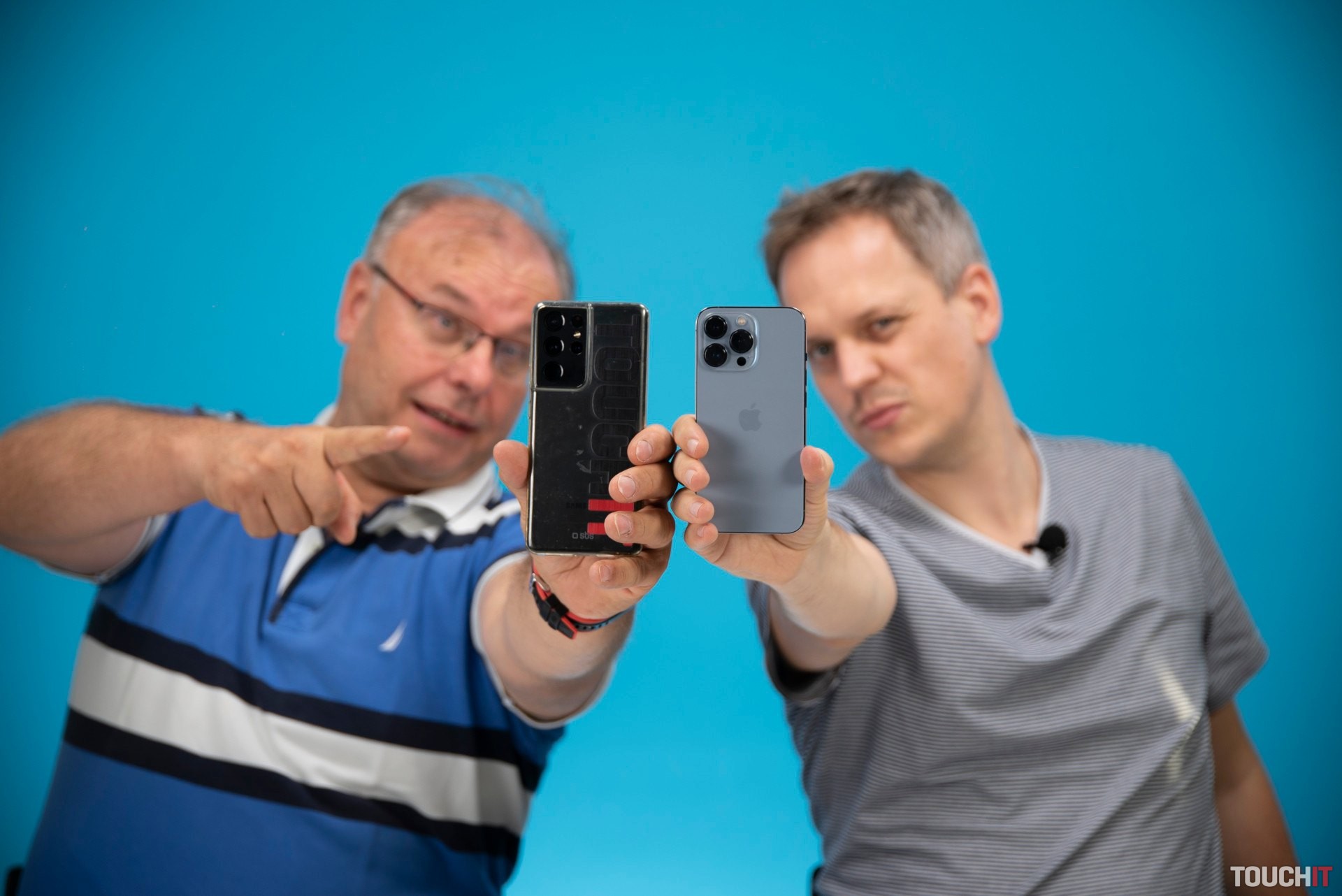 iPhone 13 Pro verzus Galaxy S21 Ultra (TEST a VIDEO)