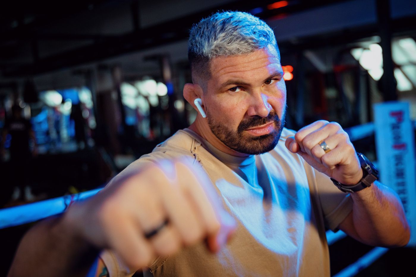 Tvrdé tréningy, smart pomocníci, ale aj pracovné povinnosti: Takto sa Attila Végh pripravuje na svoj zápas počas Fight Night Challenge