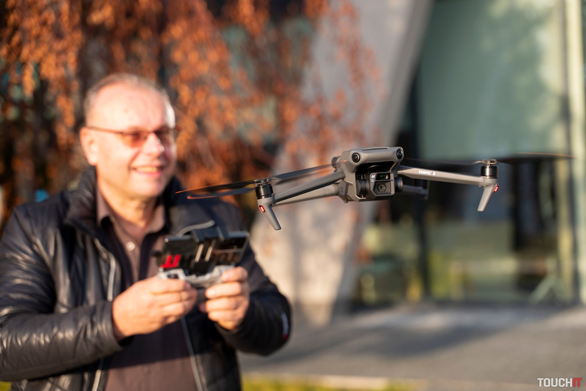 Dron DJI Mavic 3: určený pre expertov (VIDEO)