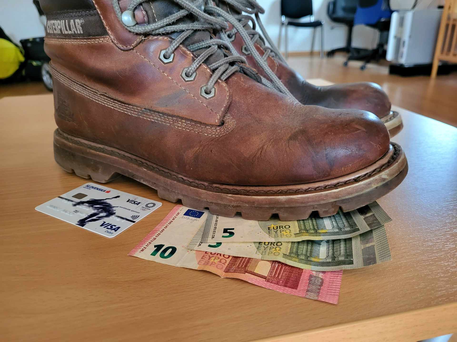 Takto fungujú podvody so „Slovenskou poštou“. Na pomoc polície radšej zabudnite