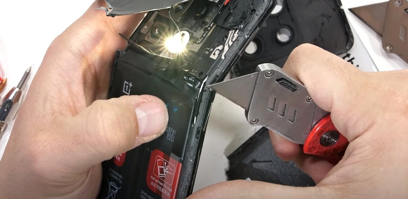 OnePlus 10 Pro prepadol v teste odolnosti