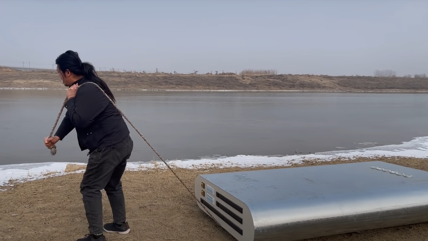 Takúto powerbanku ste ešte nevideli. Nabije 5000 smartfónov