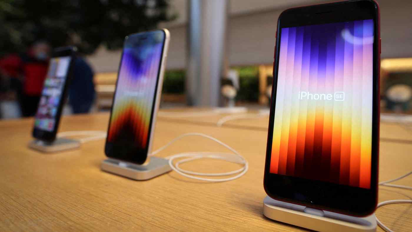 iPhone SE 4 stále žije. Dizajnom vraj prekvapí