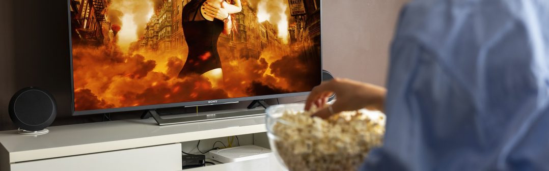 tv netflix popcorn