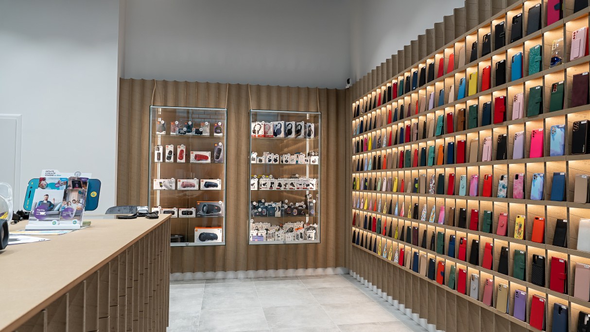 Navštívili sme predajňu postavenú z recyklovaného papiera (VIDEO)