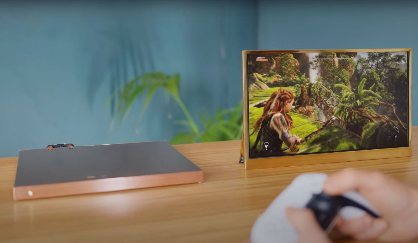 Youtuber ukázal podomácky vyrobenú PlayStation 5 Slim: Je hrubá len necelé dva centimetre