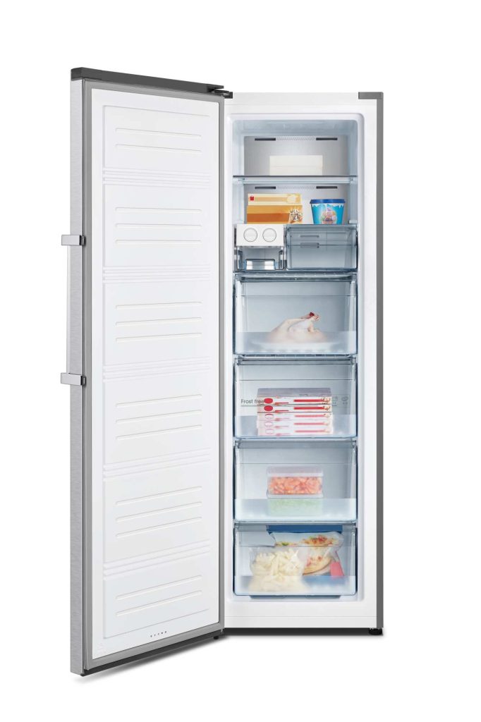 Skriňová mraznička Hisense FV354N4BIE s výrobníkom ľadu