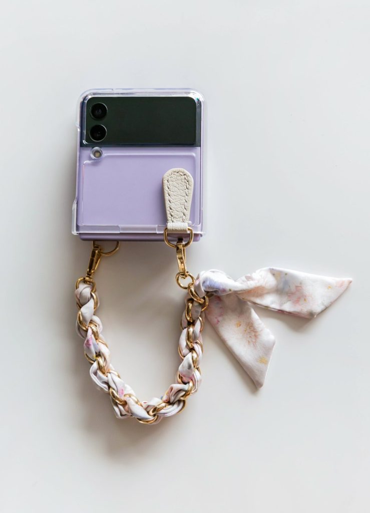 Limitovaná edícia dizajnových puzdier Galaxy Z Flip3 5G