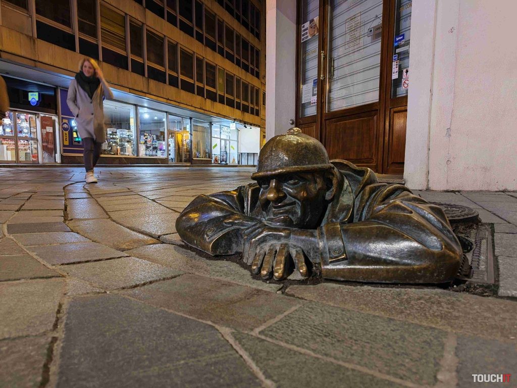 Noc so Xiaomi 12 Pro