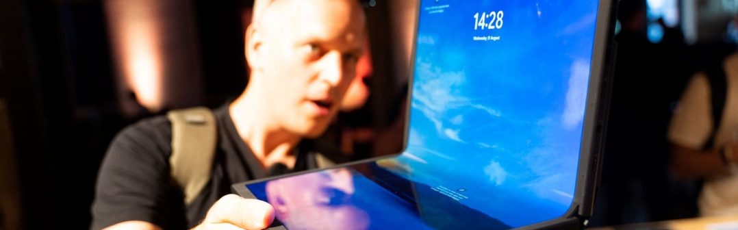 ASUS Zenbook 17 Fold OLED (UX9702)