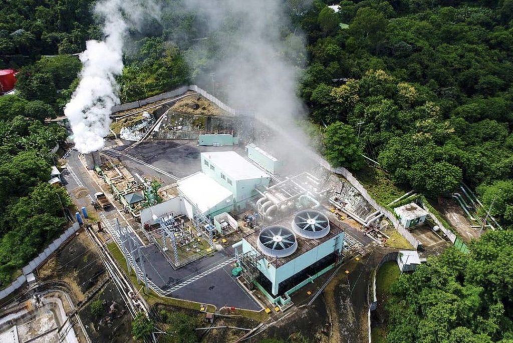 Jedna z vulkanických geotermálnych elektrární v stredoamerickom Salvádore, kde sa začal v minulom roku ťažiť bitcoin potom, ako sa kryptomena stala zákonným platidlom