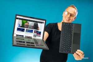 ASUS Zenbook 17 Fold OLED (UX9702)