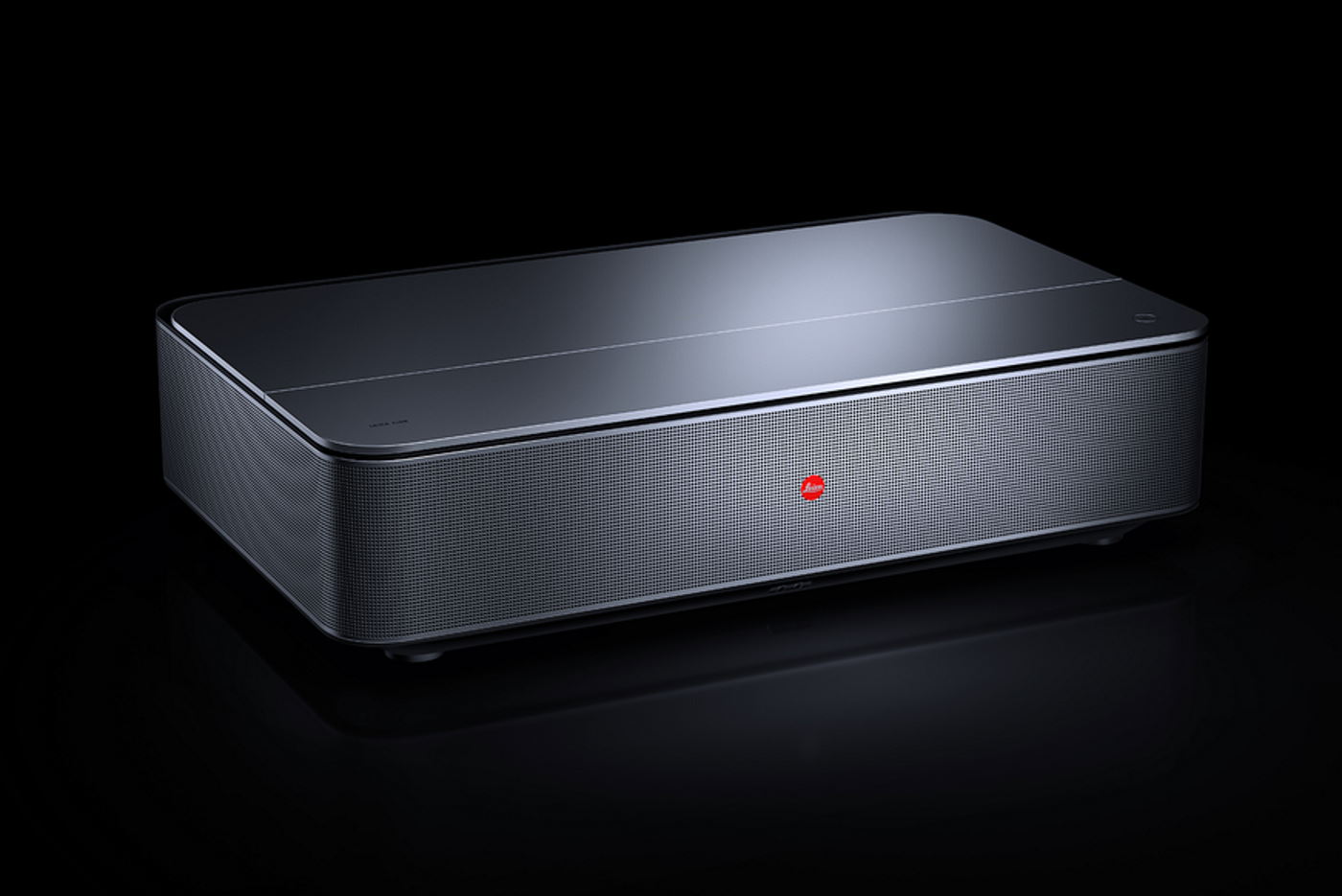 Leica Cine 1 je 4K projektor, ktorý vysiela obraz na plátno z 15 centimetrov