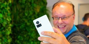 Motorola edge s 200 MPx fotoaparátom a farbami, aké ste ešte nevideli