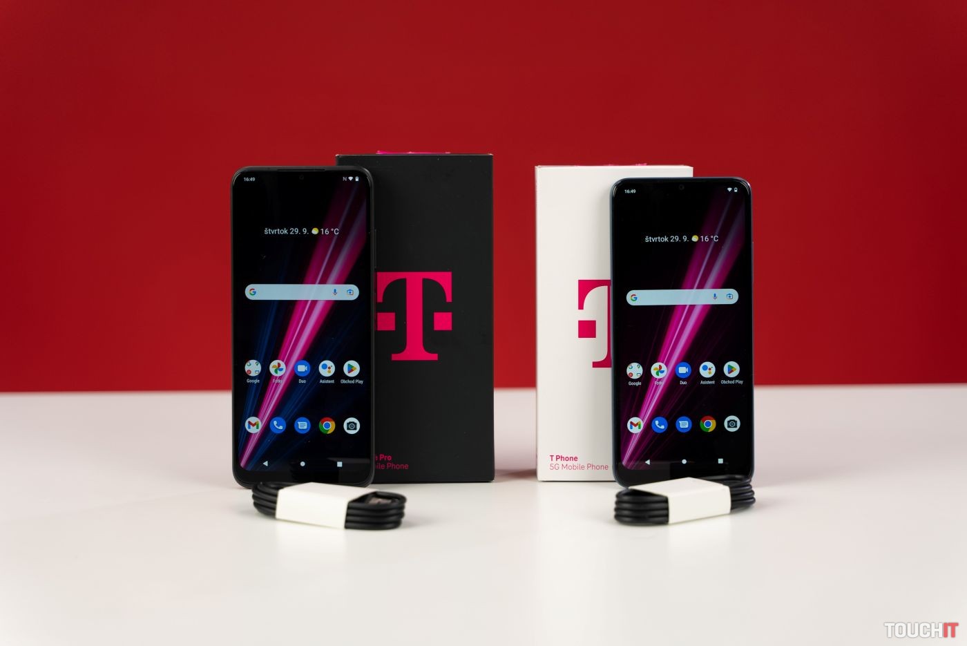 Novinky v Telekome: T Phone (Pro), iPhone 14 Plus a Xiaomi 12 Lite