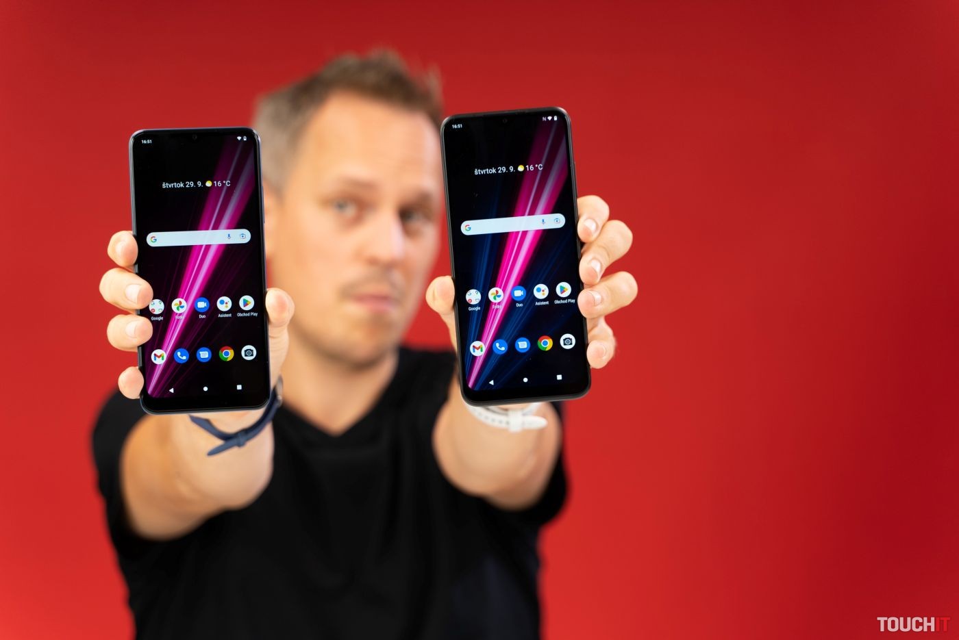 T Phone a T Phone Pro: VIDEORECENZIA