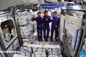 Čínski astronauti v novom module stanice Tchien-kung