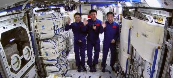 Čínski astronauti v novom module stanice Tchien-kung