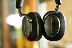 Bowers & Wilkins PX8