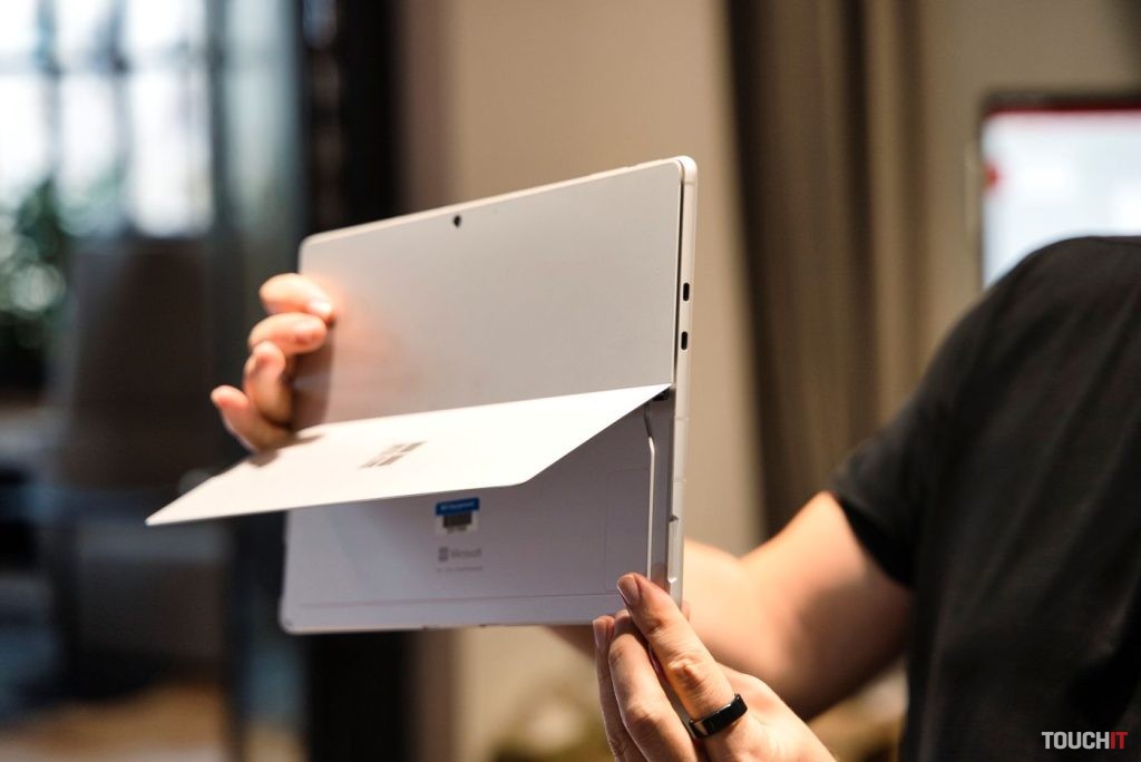 Microsoft Surface Pro 9