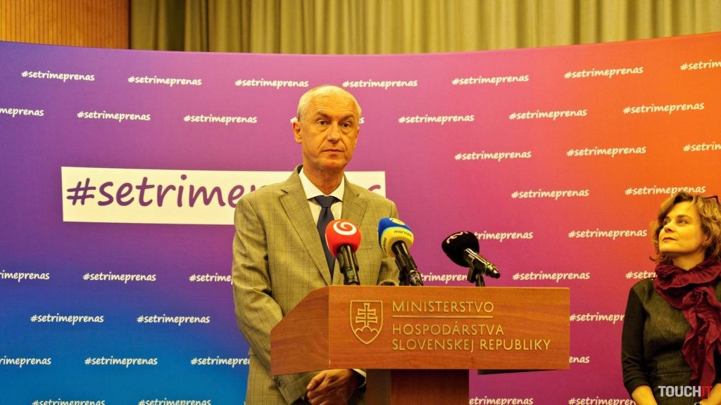 Minister hospodárstva, Karel Hirman pri ohlásení iniciatívy