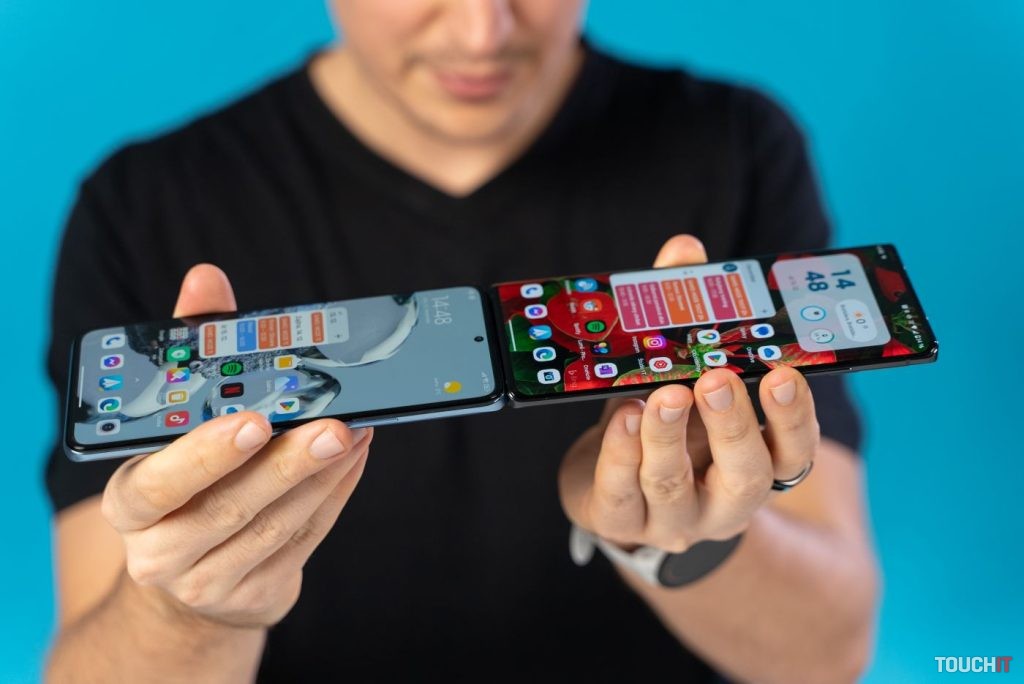 Xiaomi 12T Pro vs Motorola Edge 30 Ultra