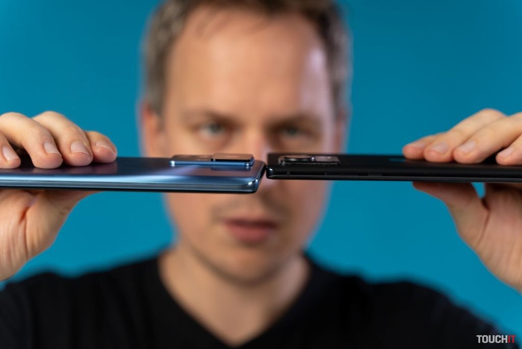 Xiaomi 12T Pro vs Motorola Edge 30 Ultra